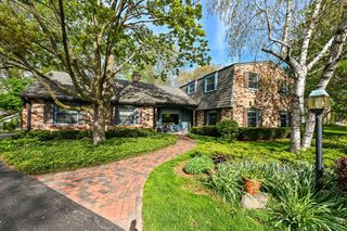 805 Lone Tree ROAD, Elm Grove, WI 53122