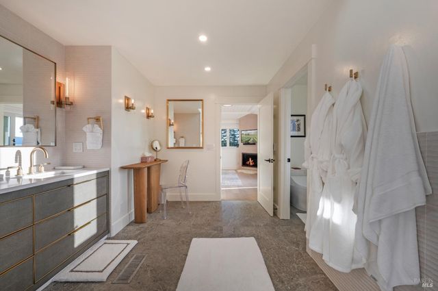 2557 Trinity Rd, Glen Ellen, CA 95442