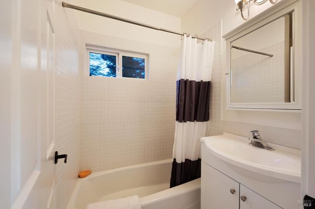 2557 Trinity Rd, Glen Ellen, CA 95442