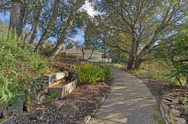 2557 Trinity Rd, Glen Ellen, CA 95442