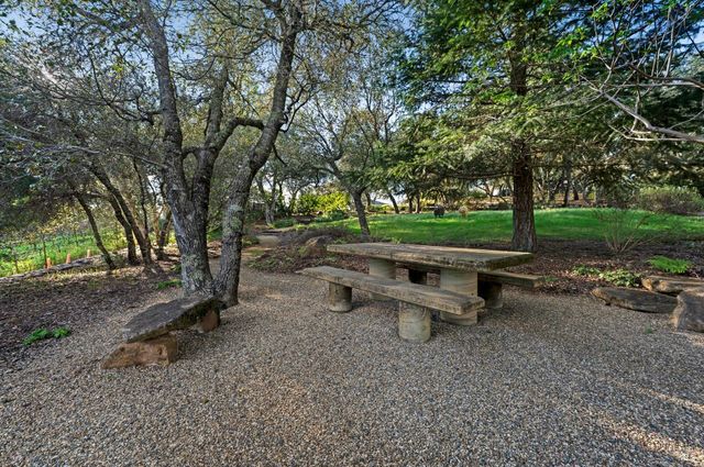 2557 Trinity Rd, Glen Ellen, CA 95442