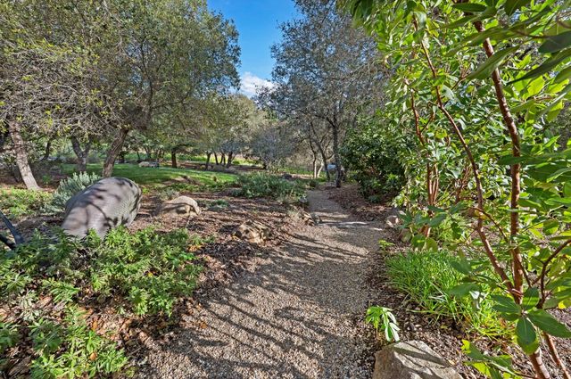 2557 Trinity Rd, Glen Ellen, CA 95442