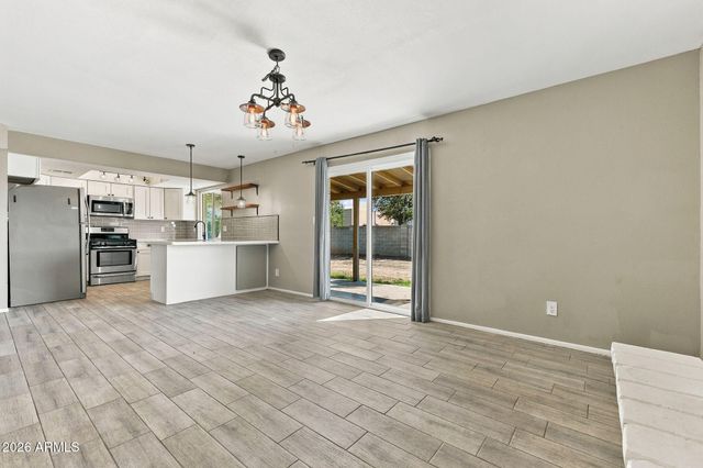 629 E HOLMES Avenue, Mesa, AZ 85204