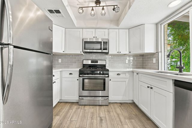 629 E HOLMES Avenue, Mesa, AZ 85204