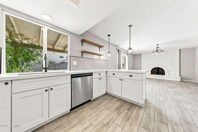 629 E HOLMES Avenue, Mesa, AZ 85204