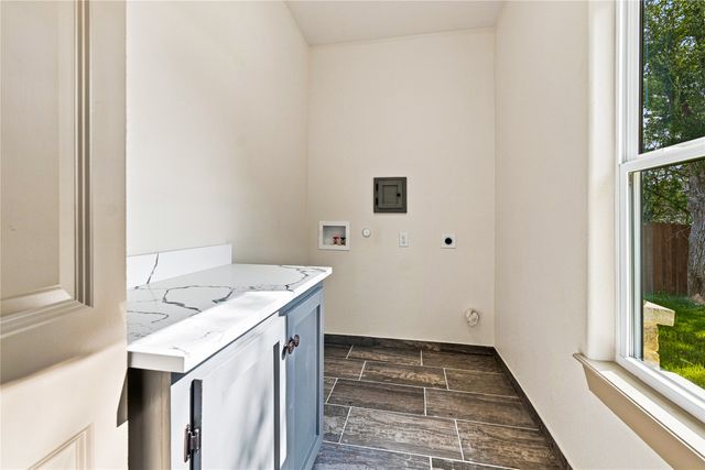 2515 Coyote Trail, Granbury, TX 76048