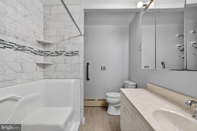 25 CHURCH ST, Willow Grove, PA 19090