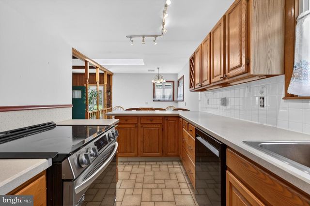 25 CHURCH ST, Willow Grove, PA 19090