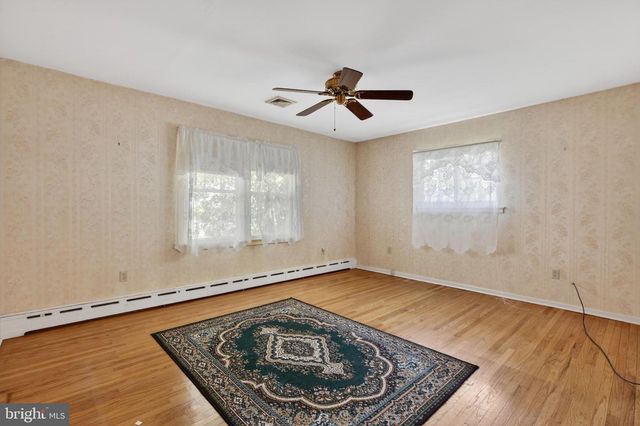 25 CHURCH ST, Willow Grove, PA 19090