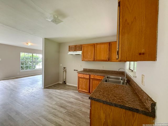 4318 Wild Oak, San Antonio, TX 78219