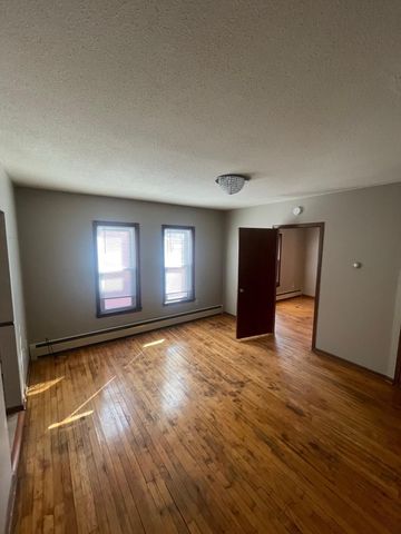 1609 4th Street NE, Minneapolis, MN 55413