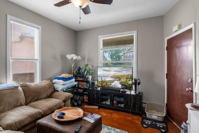 1609 4th Street NE, Minneapolis, MN 55413