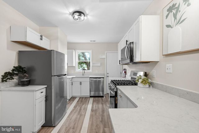 204 MIDDLESEX ST, Gloucester City, NJ 08030