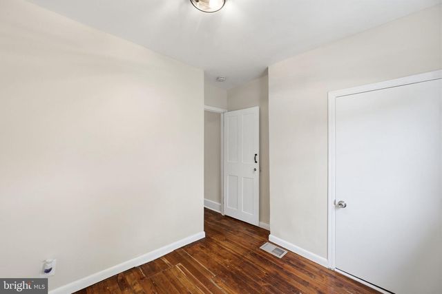 204 MIDDLESEX ST, Gloucester City, NJ 08030