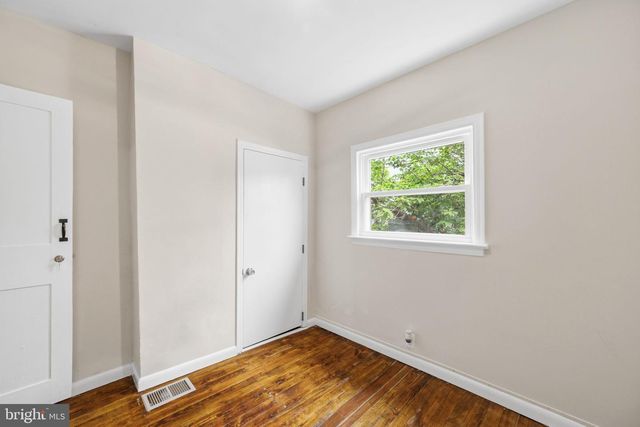 204 MIDDLESEX ST, Gloucester City, NJ 08030