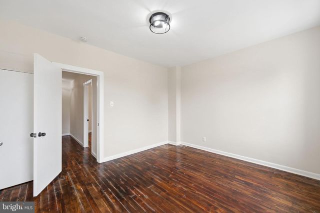 204 MIDDLESEX ST, Gloucester City, NJ 08030