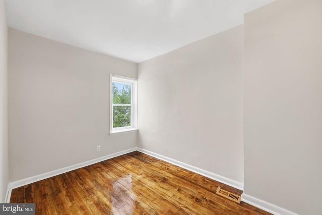 204 MIDDLESEX ST, Gloucester City, NJ 08030