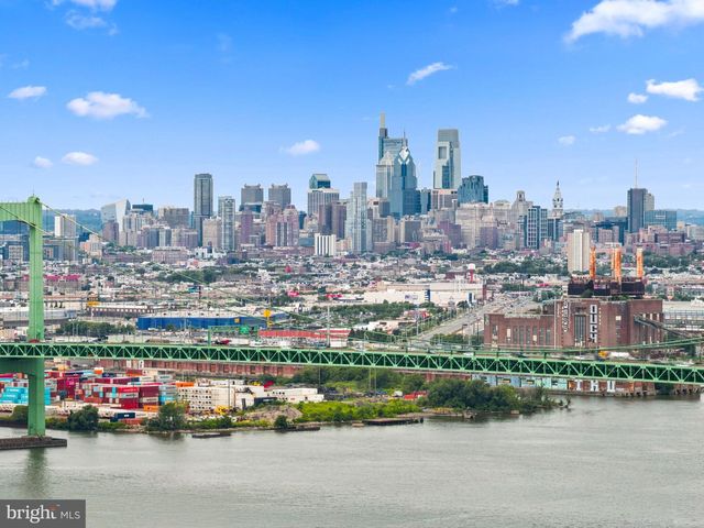 204 MIDDLESEX ST, Gloucester City, NJ 08030