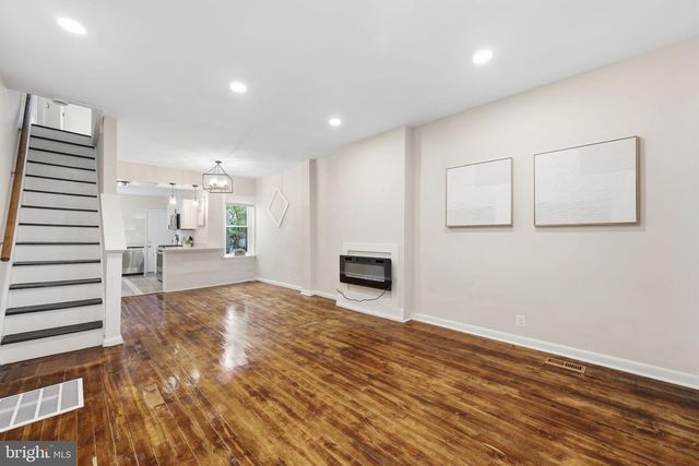204 MIDDLESEX ST, Gloucester City, NJ 08030