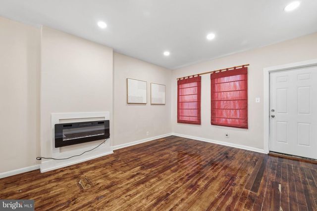 204 MIDDLESEX ST, Gloucester City, NJ 08030
