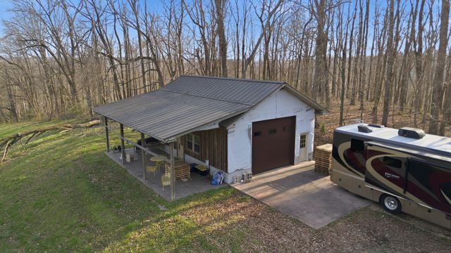 391 Keg Springs Rd, Hampshire, TN 38461
