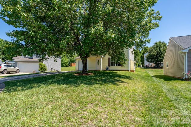 511 Lightspun Lane, Charlotte, NC 28216