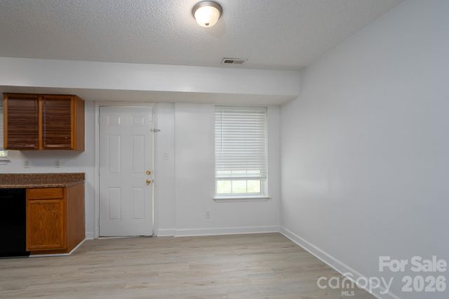 511 Lightspun Lane, Charlotte, NC 28216