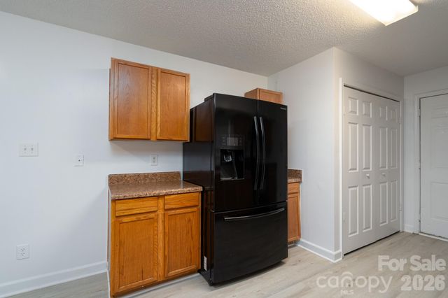 511 Lightspun Lane, Charlotte, NC 28216