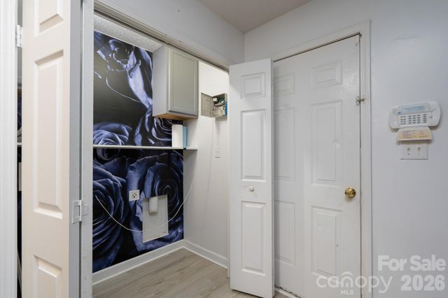 511 Lightspun Lane, Charlotte, NC 28216