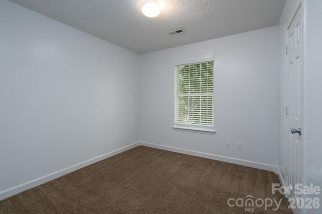 511 Lightspun Lane, Charlotte, NC 28216