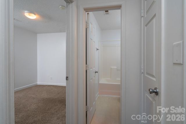 511 Lightspun Lane, Charlotte, NC 28216