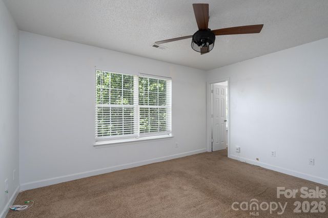 511 Lightspun Lane, Charlotte, NC 28216
