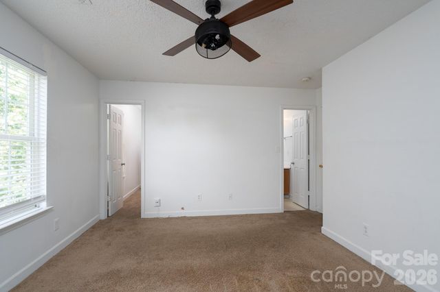 511 Lightspun Lane, Charlotte, NC 28216
