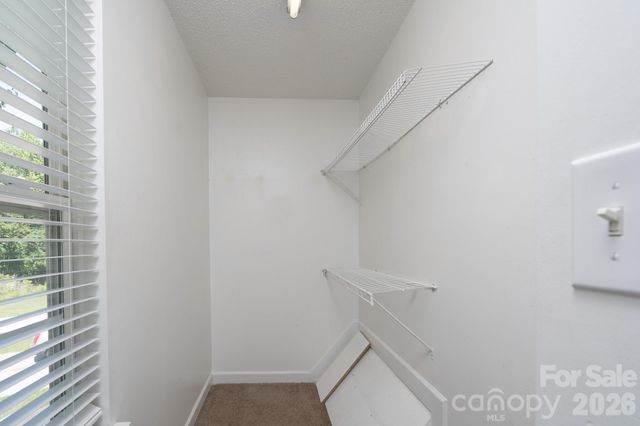 511 Lightspun Lane, Charlotte, NC 28216