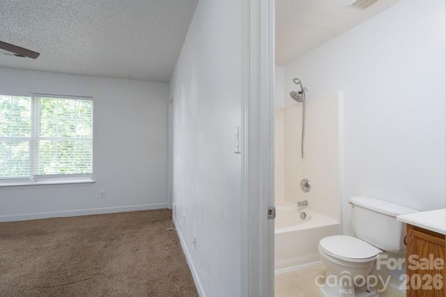 511 Lightspun Lane, Charlotte, NC 28216