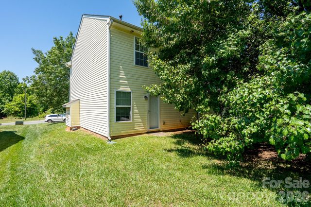 511 Lightspun Lane, Charlotte, NC 28216