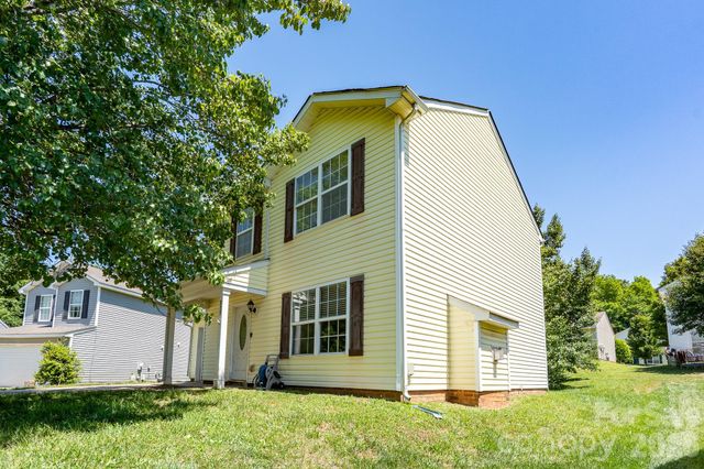 511 Lightspun Lane, Charlotte, NC 28216