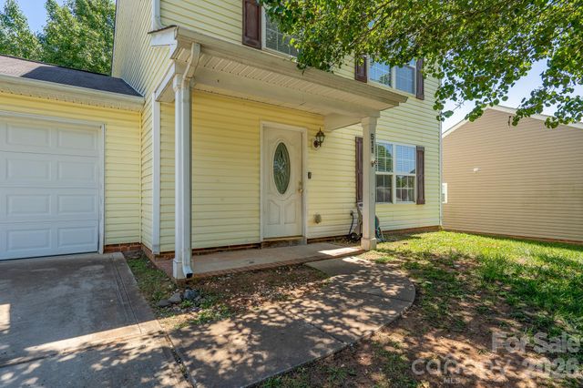 511 Lightspun Lane, Charlotte, NC 28216