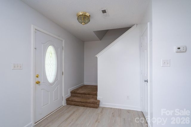 511 Lightspun Lane, Charlotte, NC 28216