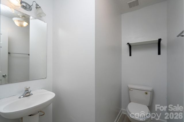 511 Lightspun Lane, Charlotte, NC 28216
