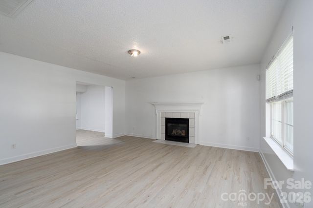 511 Lightspun Lane, Charlotte, NC 28216