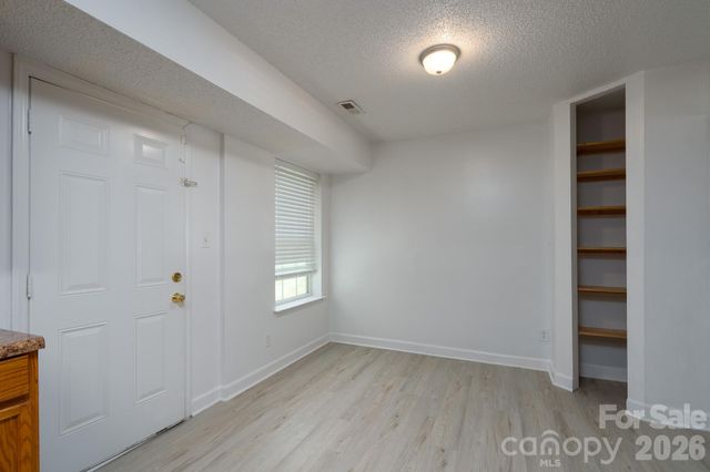 511 Lightspun Lane, Charlotte, NC 28216