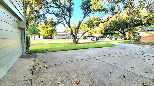 1911 Greenhaven Drive, Richardson, TX 75080