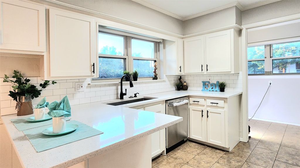 1911 Greenhaven Drive, Richardson, TX 75080