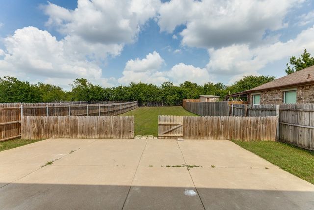 6612 Waterhill Lane, Fort Worth, TX 76179