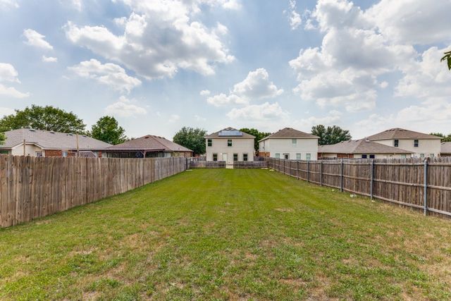 6612 Waterhill Lane, Fort Worth, TX 76179