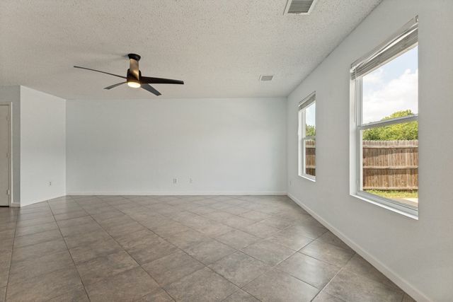 6612 Waterhill Lane, Fort Worth, TX 76179