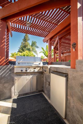 872 Westwind Dr, Lodi, CA 95242