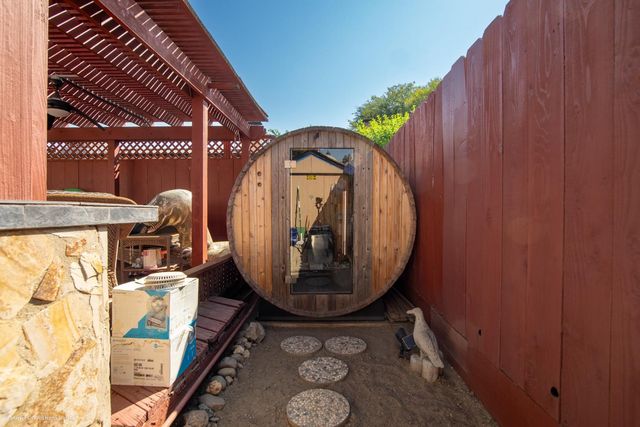 872 Westwind Dr, Lodi, CA 95242