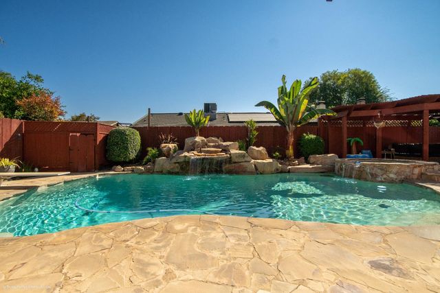 872 Westwind Dr, Lodi, CA 95242